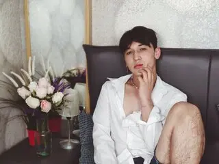 VinnieElliott video shows anal